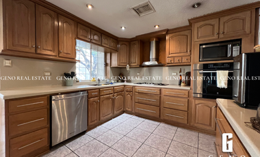 CASA EN VENTA EN LA CAÑADA CON PATIO MUY AMPLIO