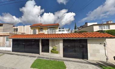Estupenda Casa en Ciudad Satelite, Naucalpan, en Remate Bancario