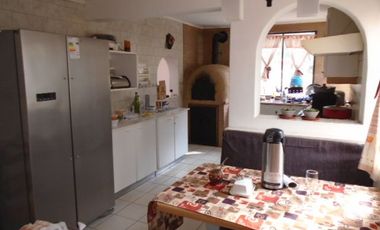 Se arrienda casa grande, en condominio La Aurora