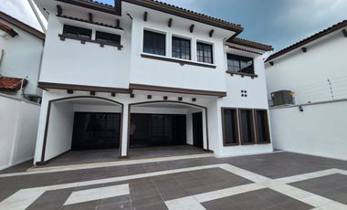 Via a La Costa, Alquilo Villa de 4 Dorm. de 2 Plantas con BBQ