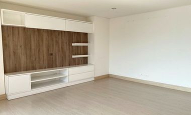 PR20582 Apartamento en arriendo en el sector Loma el Esmeralda