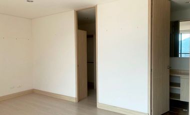 PR20582 Apartamento en arriendo en el sector Loma el Esmeralda