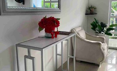 Arriendo apto AMOBLADO Serranía