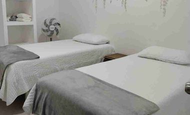 Arriendo apto AMOBLADO Serranía