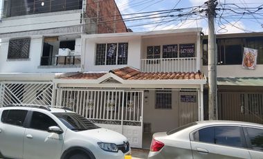 VENTA CASA MUTIS CON APARTAMENTOS INDEPENDIENTES