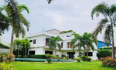 FOR SALE DREAM HOUSE WITH ROOFDECK AND POOL IN BALIWAG BULACAN NEAR PULILAN JUNCTION