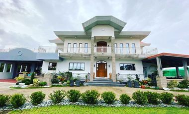 FOR SALE GRAND MANSION WITH FARM RESORT IN NUEVA ECIJA VERY NEAR NLEX AND NATIONAL ROAD