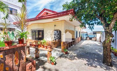 Beachfront 2 Bedroom House for Sale in Compostela
