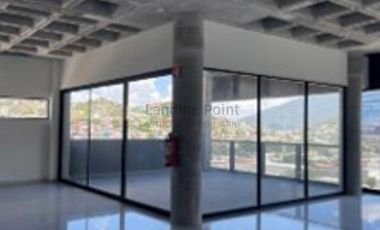 Estrena  Oficina en obra blanca en Edificio en renta Valle Oriente