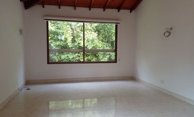 44974 Casa en arriendo en el sector Loma del Atravezado