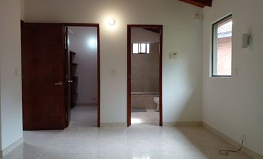 44974 Casa en arriendo en el sector Loma del Atravezado