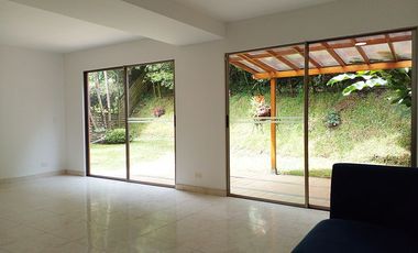 44974 Casa en arriendo en el sector Loma del Atravezado