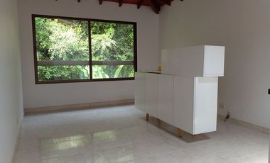 44974 Casa en arriendo en el sector Loma del Atravezado