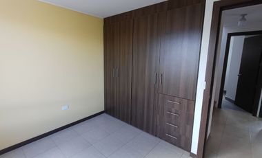 Hermosa Casa 84 m2 habitables, en Venta, POR ESTRENAR, con 3 Dormitorios, Parqueadero y Terraza, en Conjunto Exclusivo en Calderón.