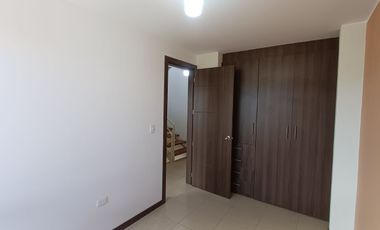 Hermosa Casa 84 m2 habitables, en Venta, POR ESTRENAR, con 3 Dormitorios, Parqueadero y Terraza, en Conjunto Exclusivo en Calderón.