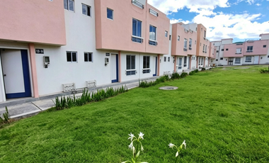 Hermosa Casa 84 m2 habitables, en Venta, POR ESTRENAR, con 3 Dormitorios, Parqueadero y Terraza, en Conjunto Exclusivo en Calderón.