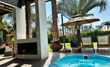 Casa en venta en villas del mesón de 1 piso y vista a club de golf