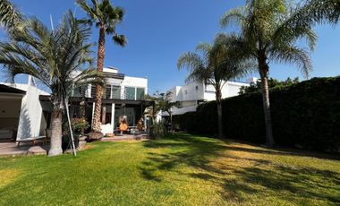 Casa en venta en villas del mesón de 1 piso y vista a club de golf