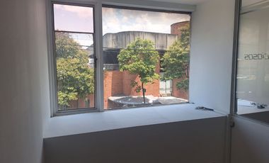 Oficina en Puerto Seco, cerca al aeropuerto Olaya Herrera, Medellín