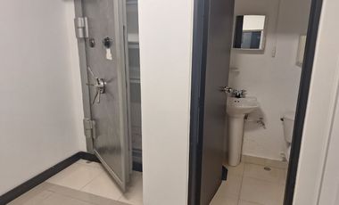 Oficina en Puerto Seco, cerca al aeropuerto Olaya Herrera, Medellín