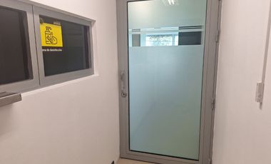 Oficina en Puerto Seco, cerca al aeropuerto Olaya Herrera, Medellín