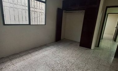 VENTA CASA RENTERA EN LOS ALMENDROS, GUAYAQUIL