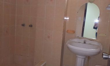 VENTA CASA RENTERA EN LOS ALMENDROS, GUAYAQUIL