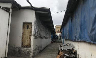 Innueble con Casa, Jardines, Oficinas Corporativas, Bodegas y Patio de maniobras