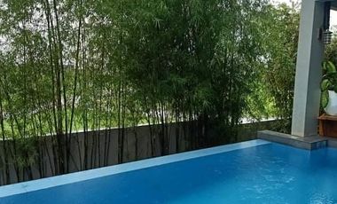 Venare Nuvali Vip House 4br + basement Office +  helpers quarter