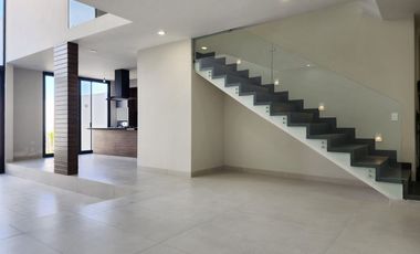 VENTA DE HERMOSA CASA EN TAHONA RESIDENCIAL 4 PLANTAS