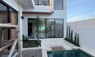 Brand new 3 bedrooms villa 184m² in tumbak Bayuh canggu