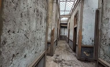 VENDO LOCAL COMO TERRENO EN EL CENTRO HISTORICO