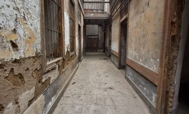 VENDO LOCAL COMO TERRENO EN EL CENTRO HISTORICO