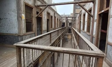 VENDO LOCAL COMO TERRENO EN EL CENTRO HISTORICO