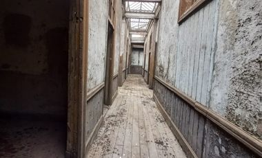 VENDO LOCAL COMO TERRENO EN EL CENTRO HISTORICO