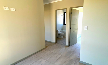 Casa de 180 m2 en parcela de 5 mil m2 a minutos de Santiago