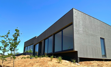 Casa de 180 m2 en parcela de 5 mil m2 a minutos de Santiago