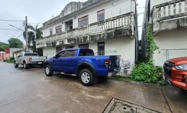 ขาย อพาร์ทเม้นท์ ใกล้ BTC  แพรกษา  ติด Big Cหมู่บ้านร่มเย็น 3 2296 ตรม. 1 ไร่ 1 งาน 74 ตร.วา สะดวกในการเดินทาง.