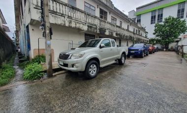 ขาย อพาร์ทเม้นท์ ใกล้ BTC  แพรกษา  ติด Big Cหมู่บ้านร่มเย็น 3 2296 ตรม. 1 ไร่ 1 งาน 74 ตร.วา สะดวกในการเดินทาง.