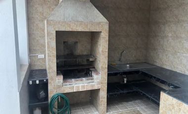 Alquilo Villa en los primeros kilómetros de vía la costa