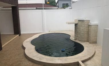 Alquilo Villa en los primeros kilómetros de vía la costa