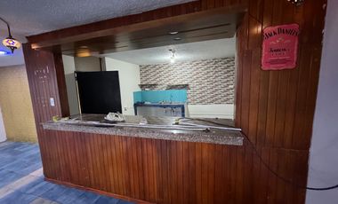 Se alquila local comercial de dos plantas en Albocentro 5 frente a Fybeca