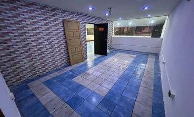 Se alquila local comercial de dos plantas en Albocentro 5 frente a Fybeca