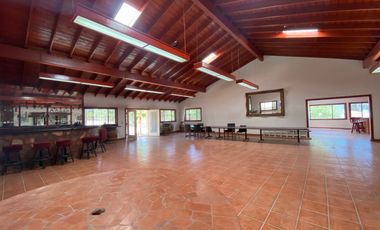 Hacienda Comercial   en  el corazón del  Valle de Guadalupe