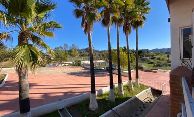 Hacienda Comercial   en  el corazón del  Valle de Guadalupe