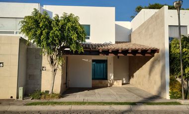 Casa en venta en Puebla, San Pedro Cholula por Zerezotla a 2 minuto de Casa Blanca
