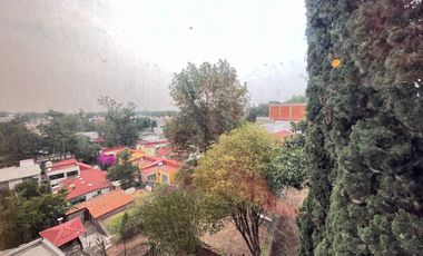 CASA ESTILO MEXICANO, CON AMPLIO JARDIN Y TERRAZA