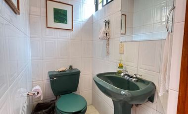 CASA ESTILO MEXICANO, CON AMPLIO JARDIN Y TERRAZA