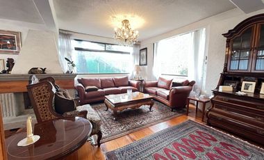 CASA ESTILO MEXICANO, CON AMPLIO JARDIN Y TERRAZA