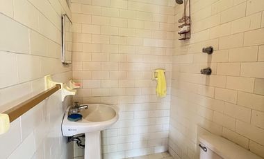 CASA ESTILO MEXICANO, CON AMPLIO JARDIN Y TERRAZA